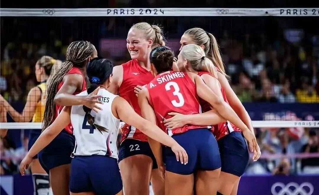 中国女排再创辉煌，横扫美国，荣耀再现 中国女排横扫美国